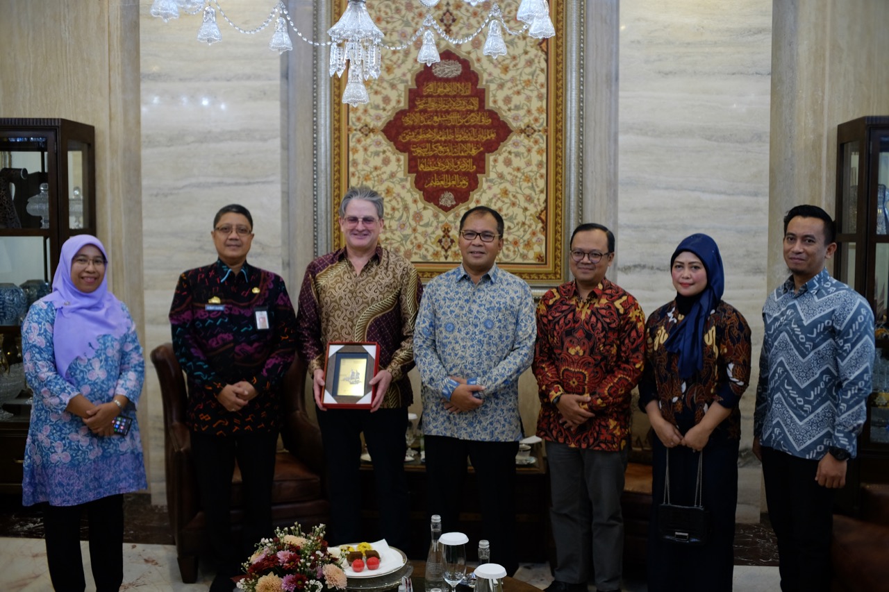 Lanjutkan Kerja Sama Capacity Building, Executive Director For Global NIU Temui Danny Pomanto